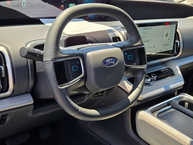 Used 2025 Ford Expedition Active AWD/4WD image 19