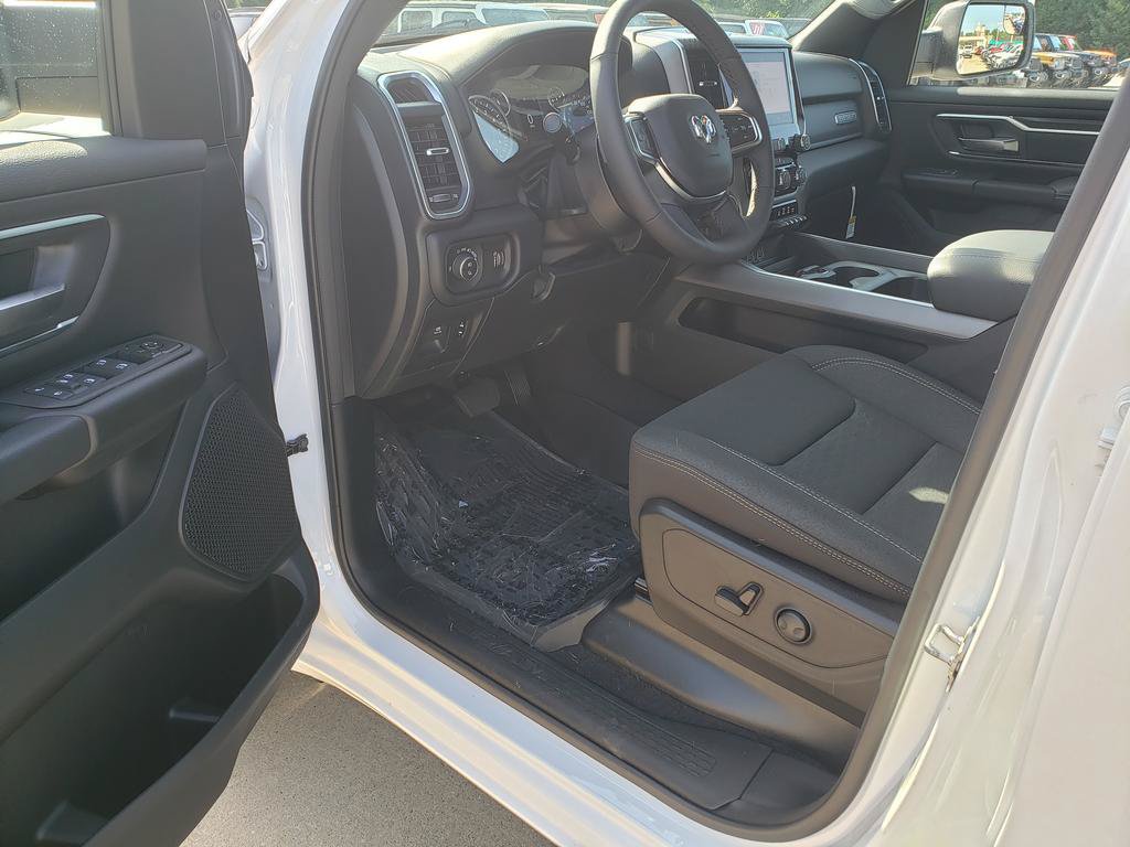 New 2026 RAM 1500 Big Horn AWD/4WD image 6