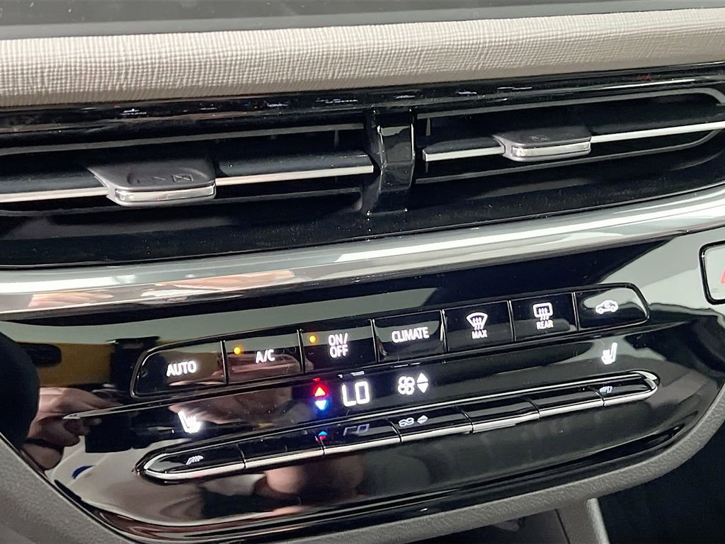 New 2025 Buick Envista Avenir image 12