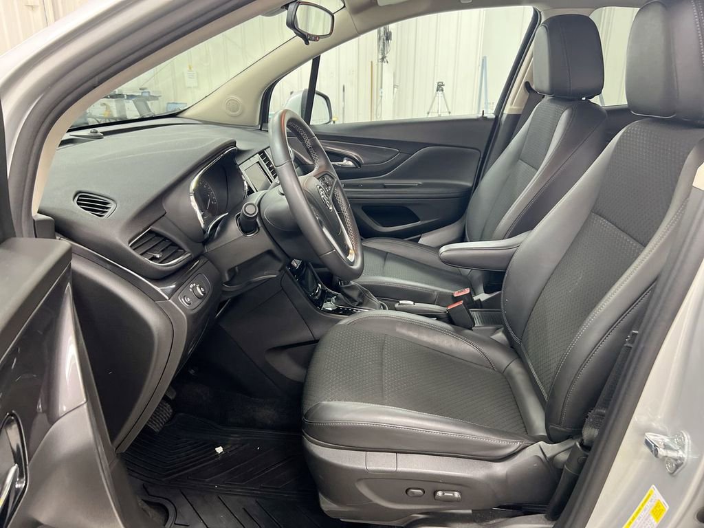 Used 2022 Buick Encore Preferred w/ Safety Package AWD/4WD image 19