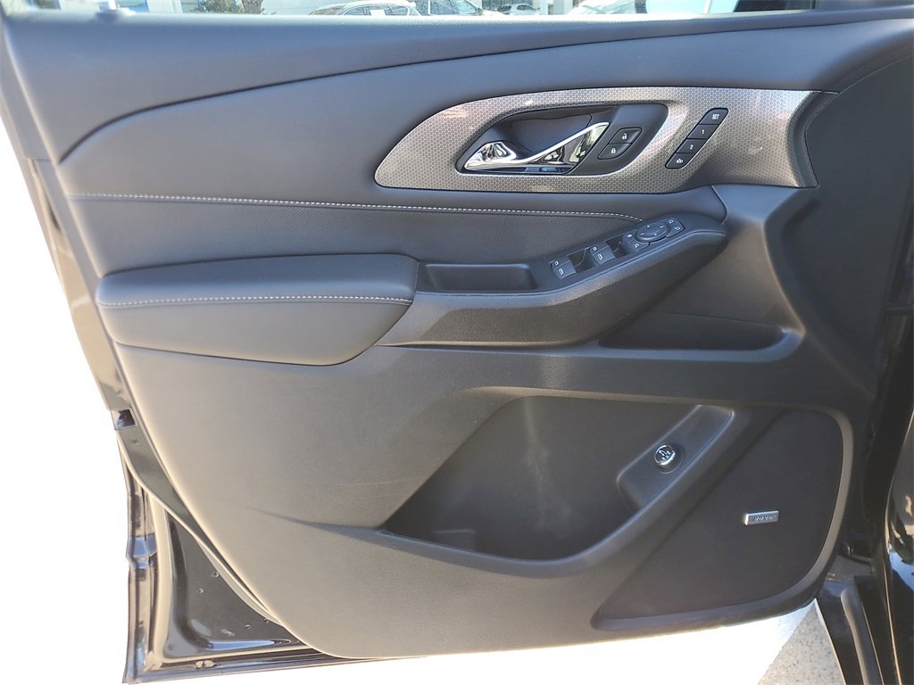 Used 2023 Chevrolet Traverse Premier w/ Redline Edition image 19