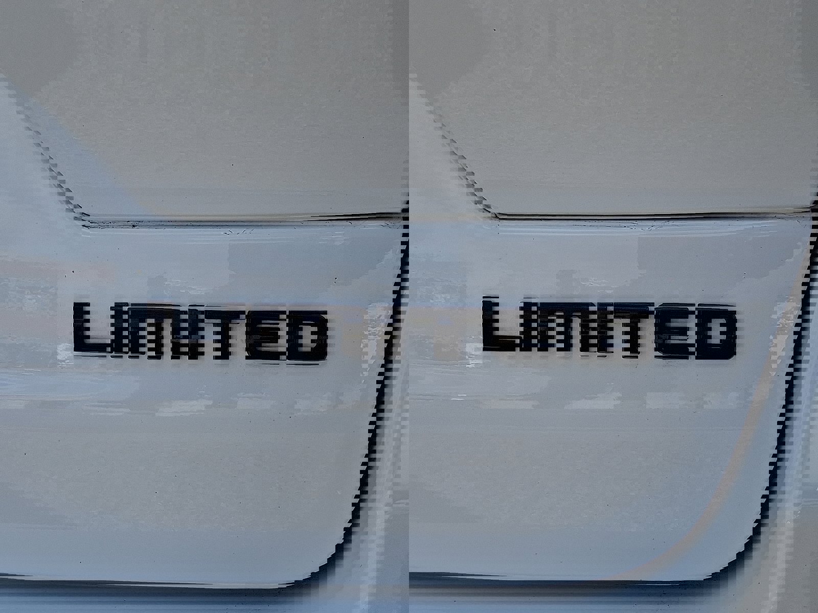 Used 2023 Jeep Grand Cherokee Limited w/ Luxury Tech Group II image 31