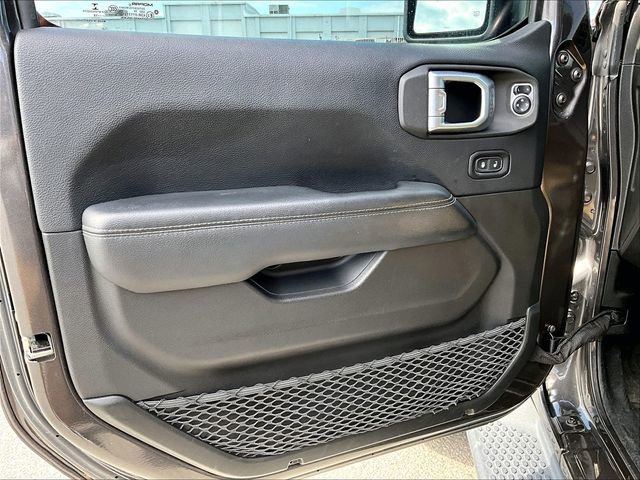 Used 2019 Jeep Wrangler Unlimited Sahara image 9