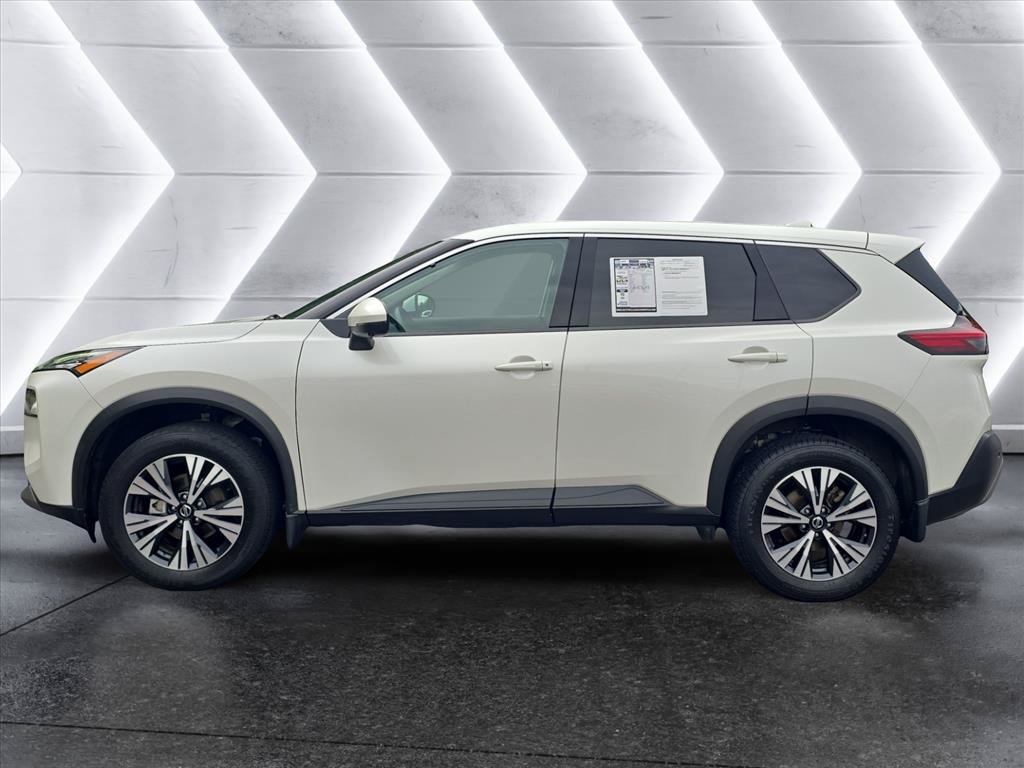 Used 2021 Nissan Rogue SV FWD image 2