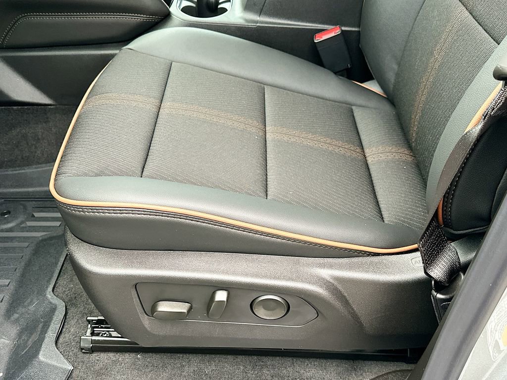 New 2026 GMC Canyon AT4 image 9