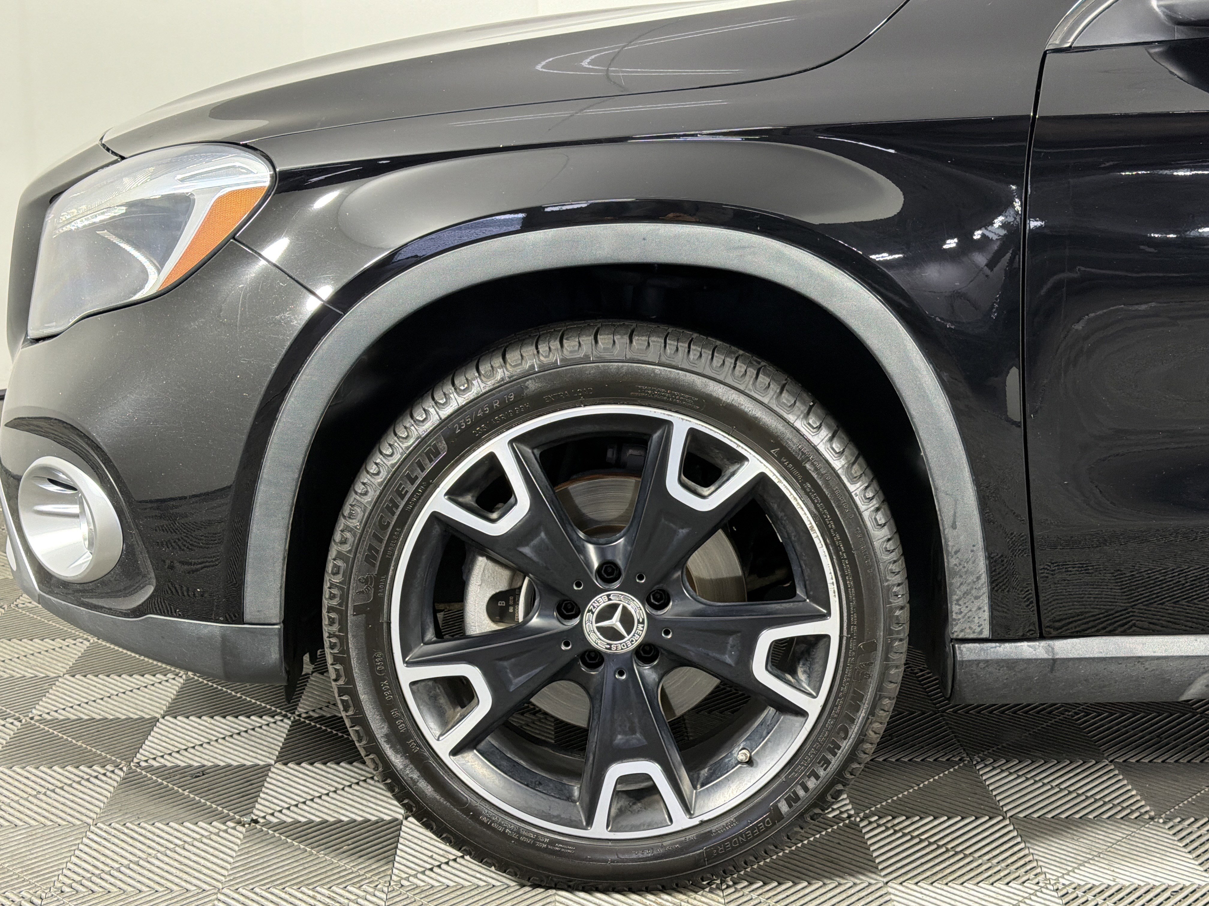Used 2019 Mercedes-Benz GLA 250 4MATIC image 4