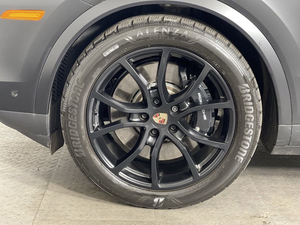 Certified 2025 Porsche Cayenne S image 13