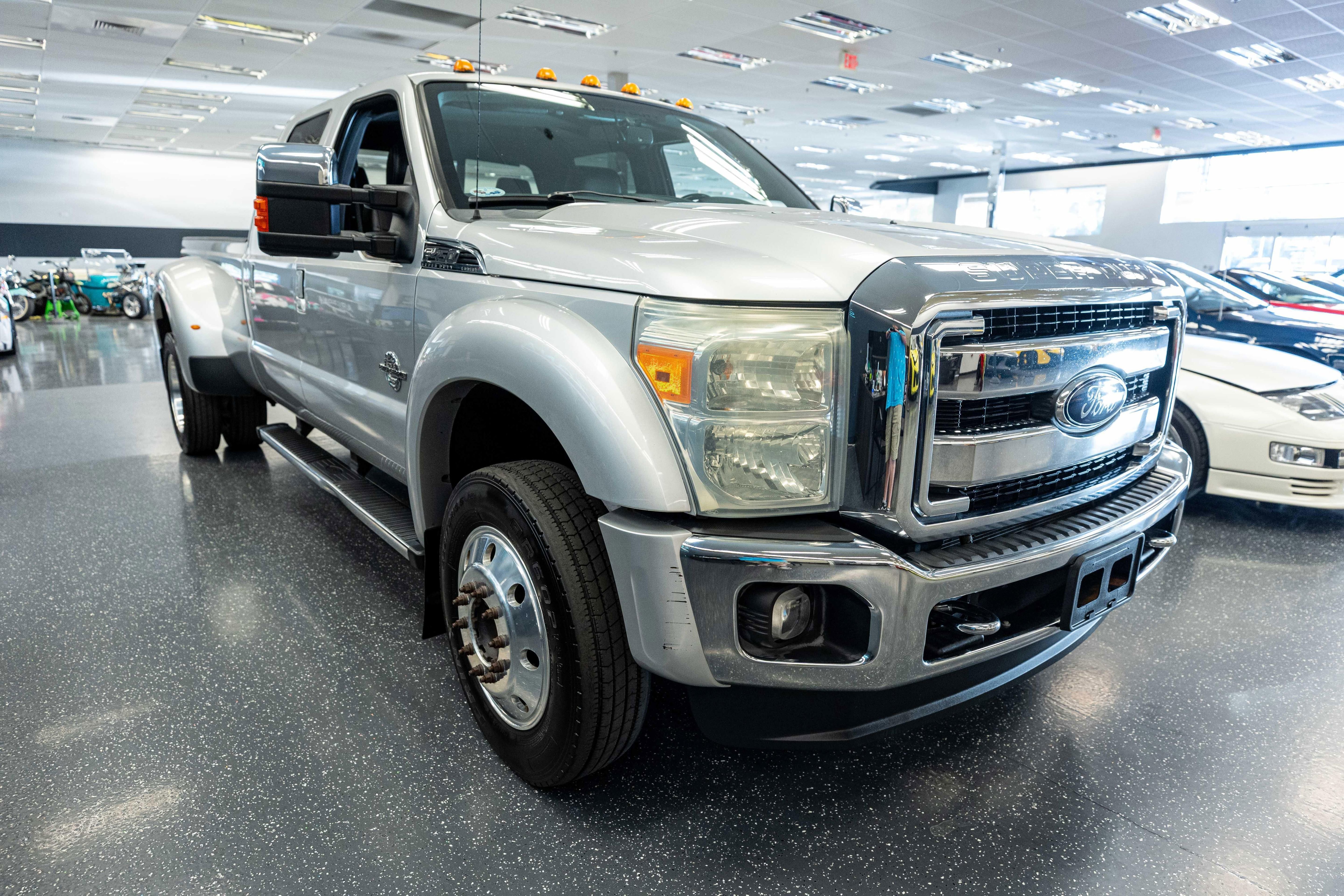 Used 2016 Ford F450 Lariat w/ Lariat Ultimate Package AWD/4WD image 3