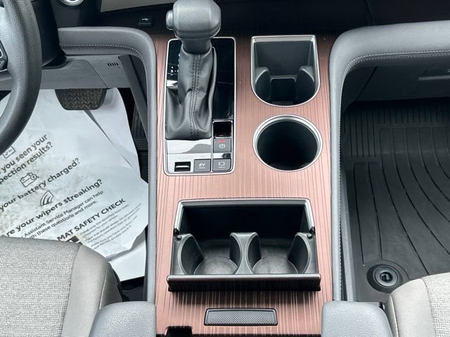 Certified 2023 Toyota Sienna LE FWD image 46