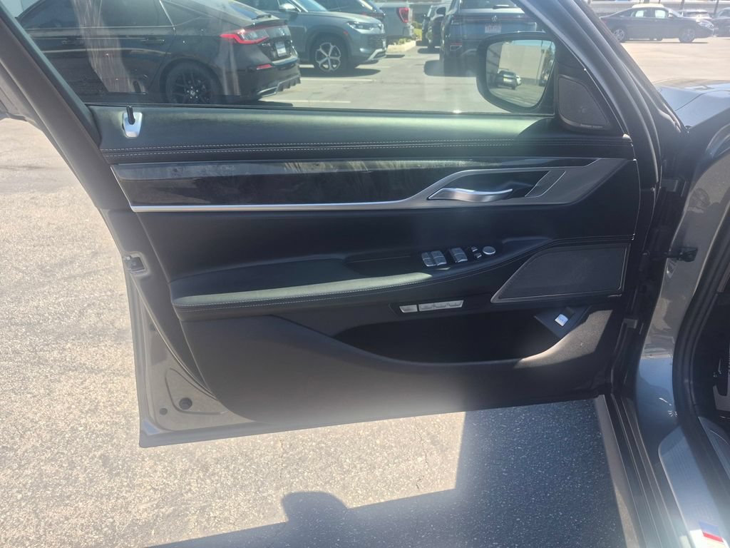 Used 2018 BMW 740i RWD image 10