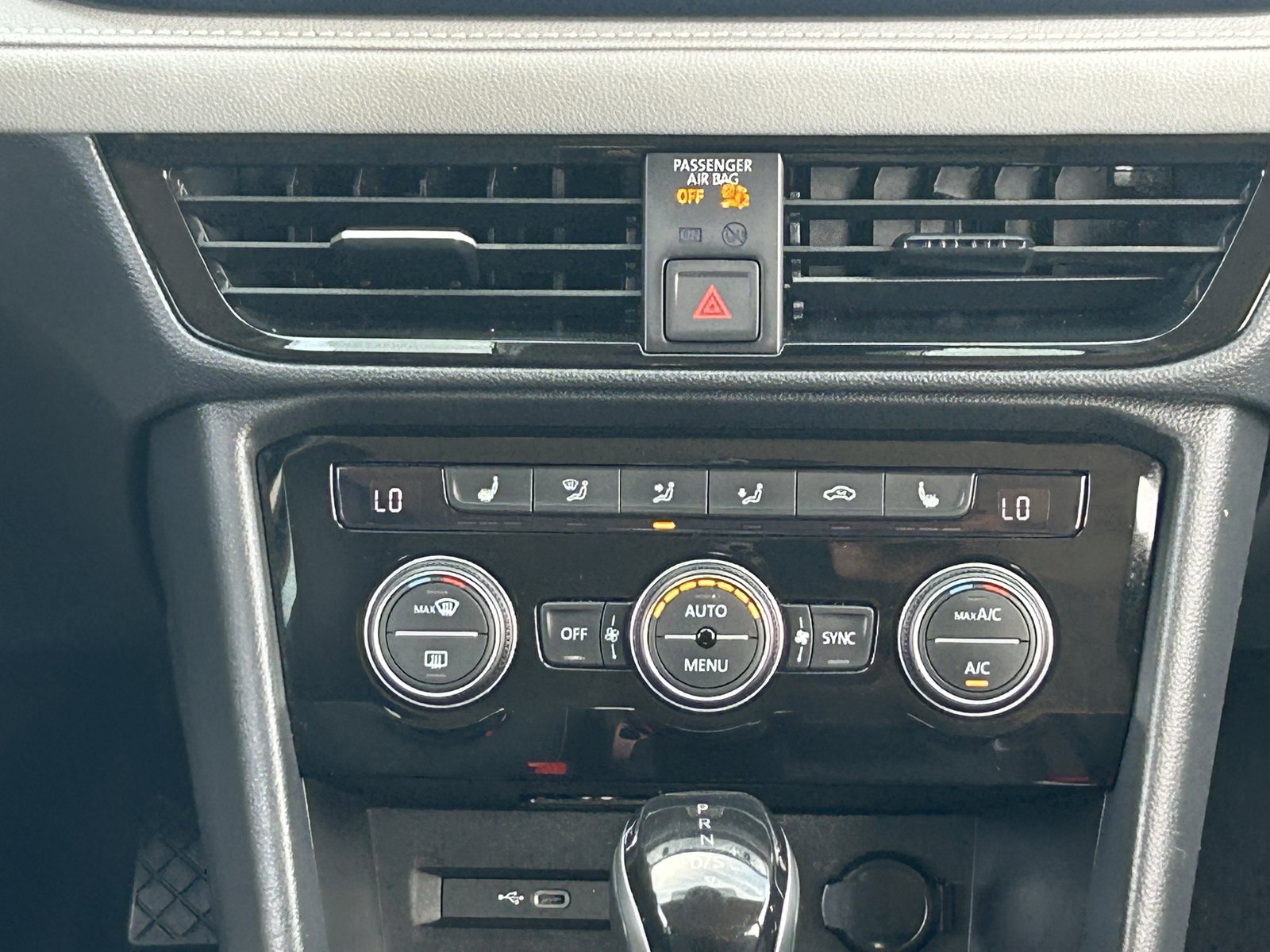 Used 2024 Volkswagen Taos SE image 21