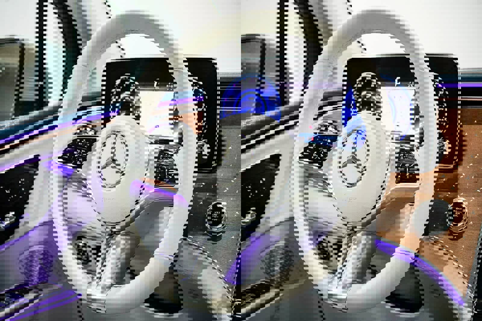 Used 2026 Mercedes-Benz EQE 320+ SUV image 15