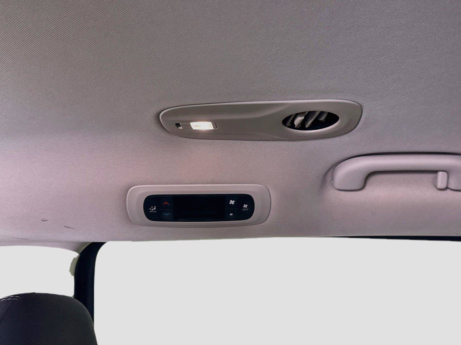 Used 2023 Chrysler Voyager LX FWD image 16