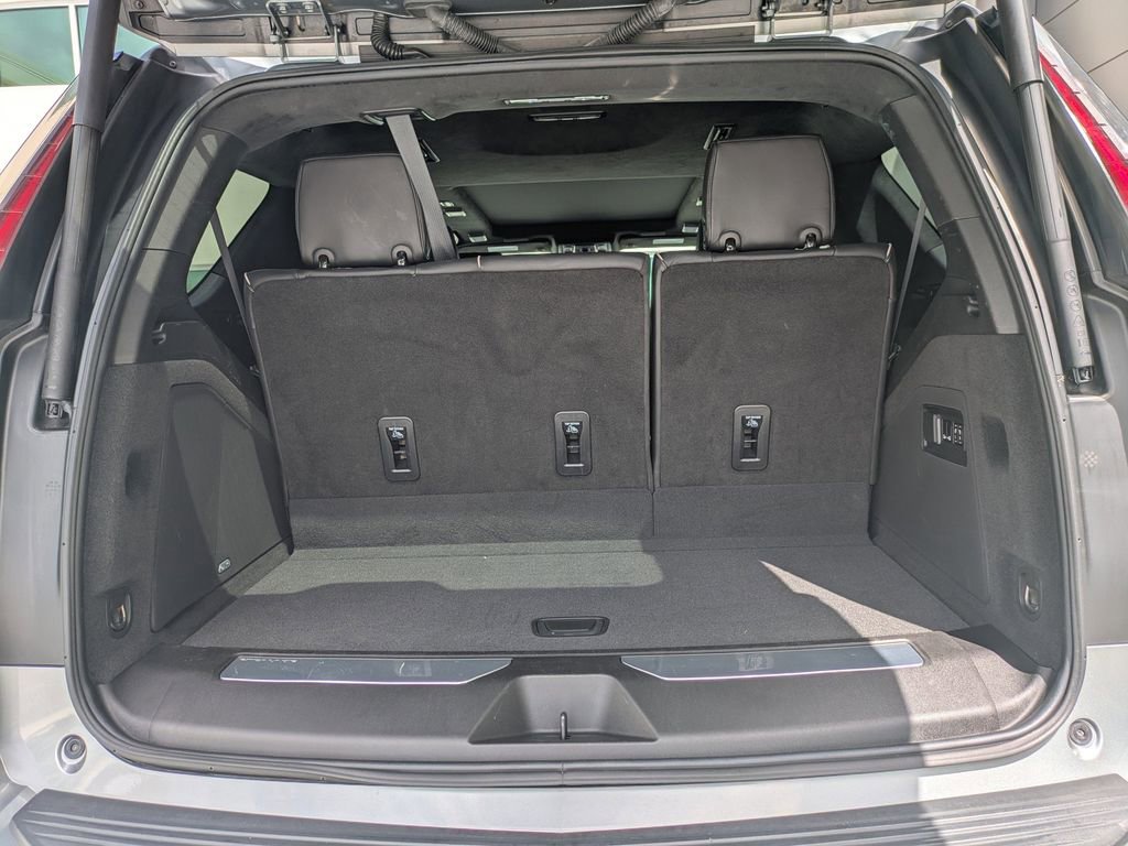 Used 2023 Cadillac Escalade Premium Luxury Platinum image 14
