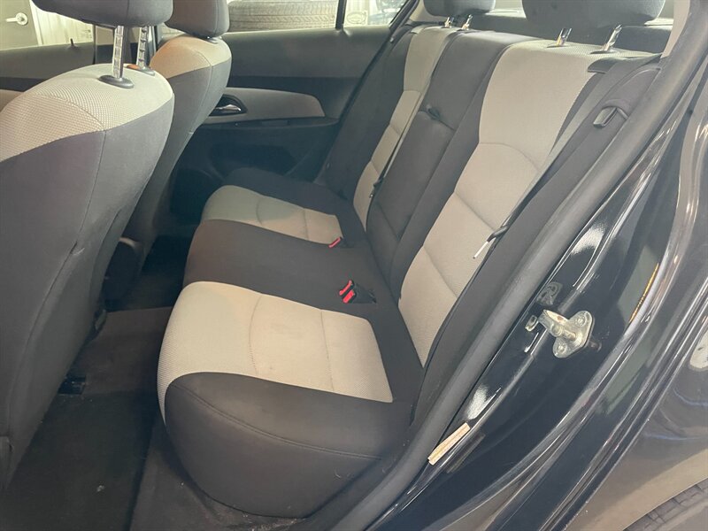 Used 2014 Chevrolet Cruze LS FWD image 15