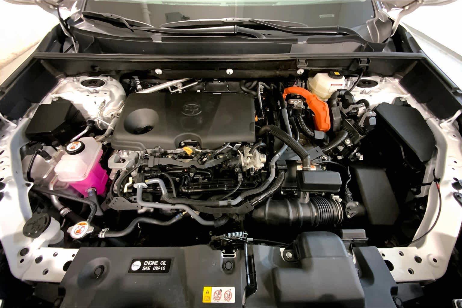 Used 2025 Toyota RAV4 XLE AWD/4WD image 30