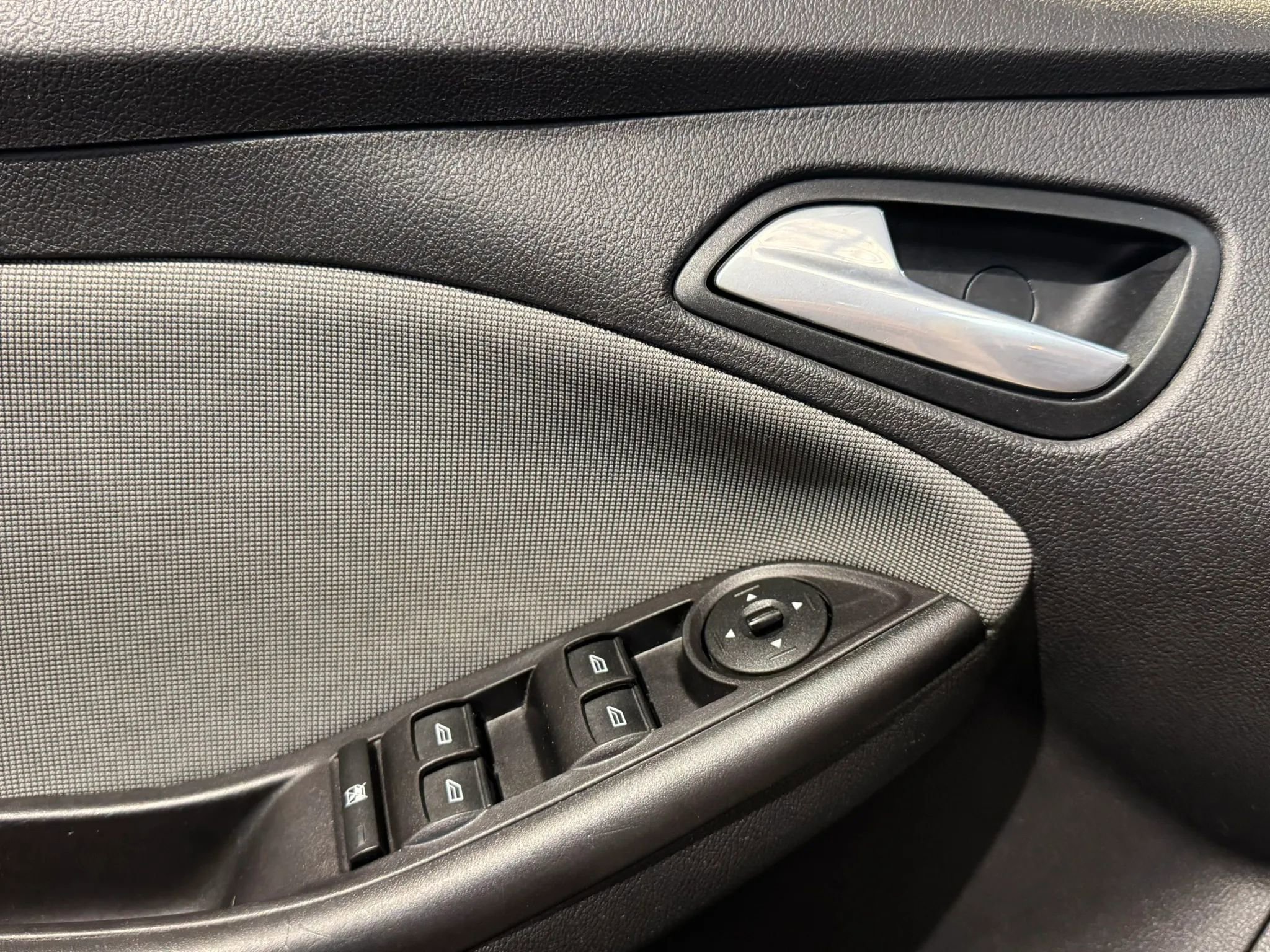 Used 2014 Ford Focus SE image 9