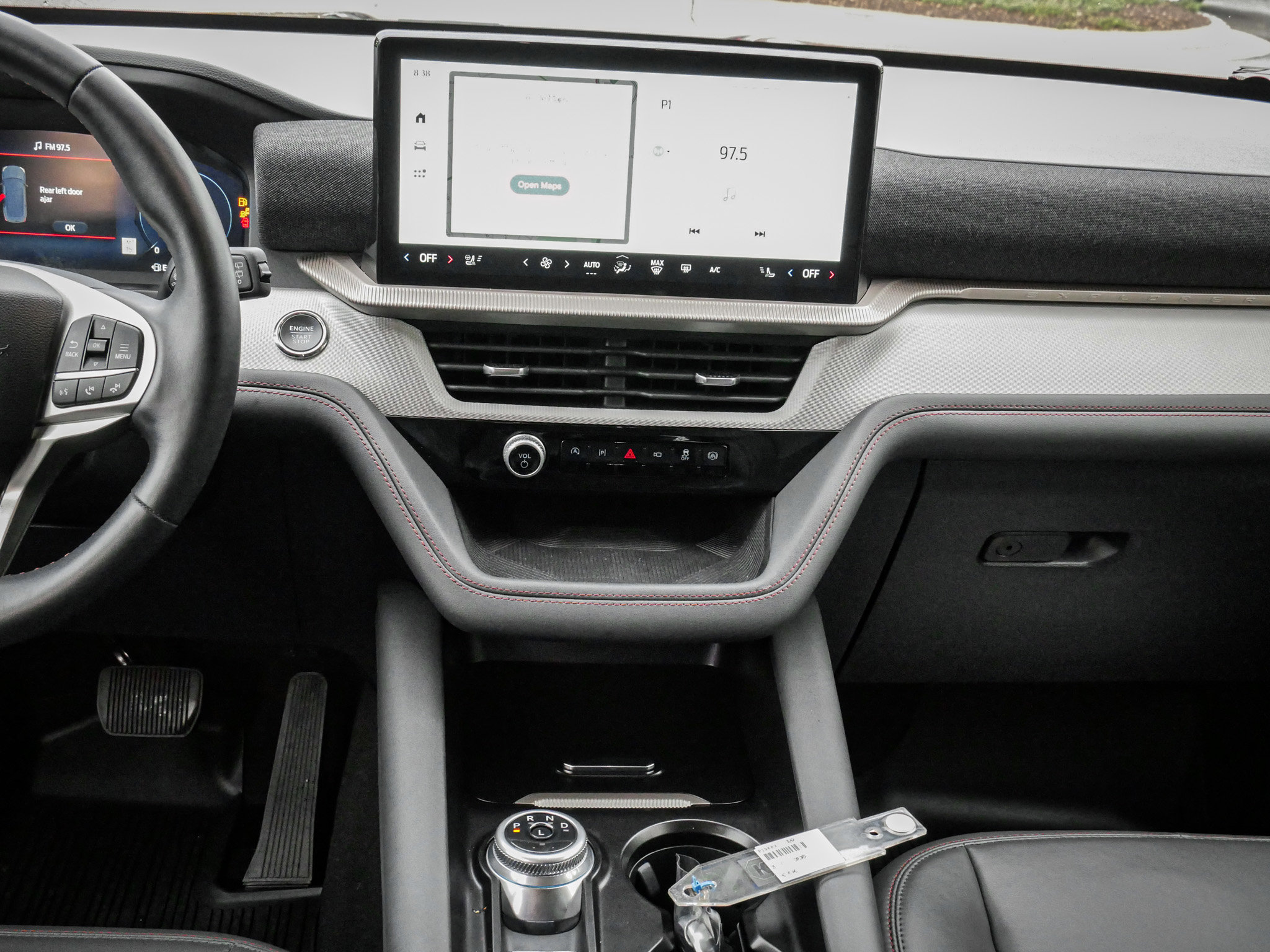 Used 2025 Ford Explorer Active w/ Active Comfort Package image 29