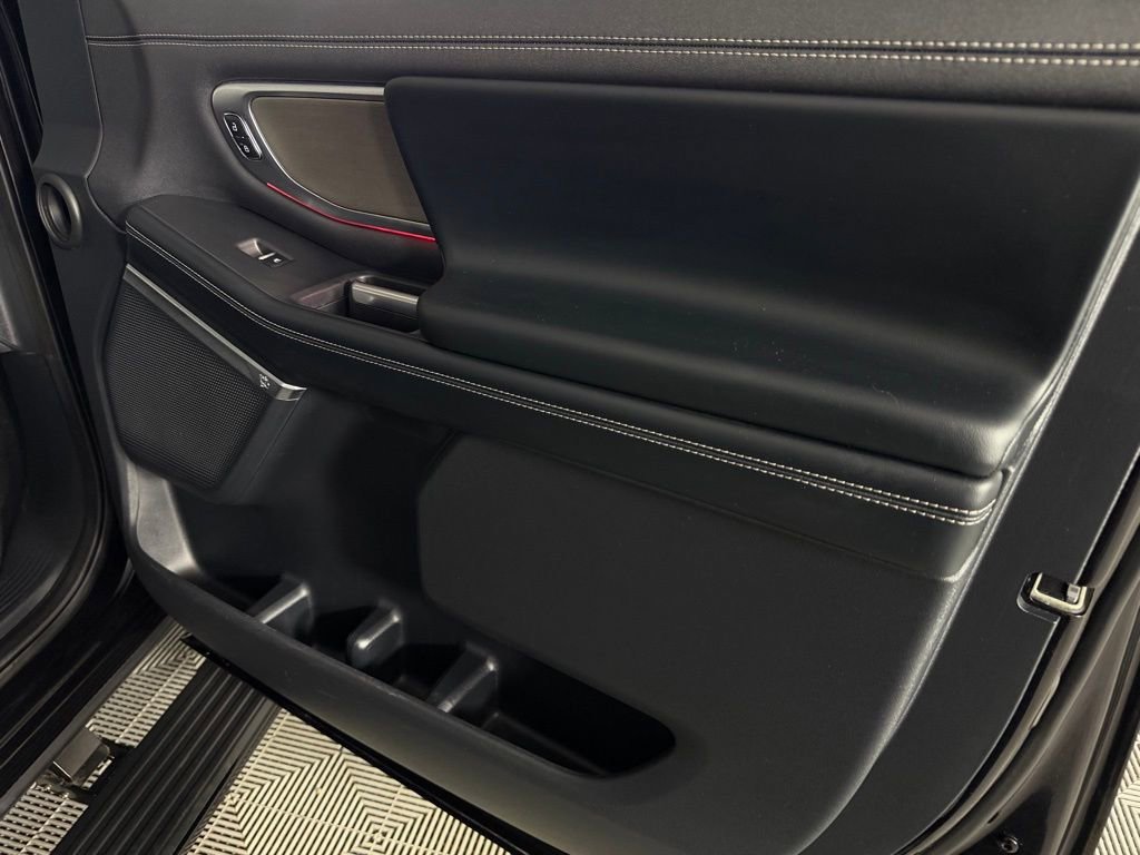 Used 2025 Ford Expedition Max Platinum image 37