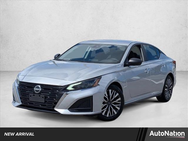 Used 2024 Nissan Altima 2.5 SV