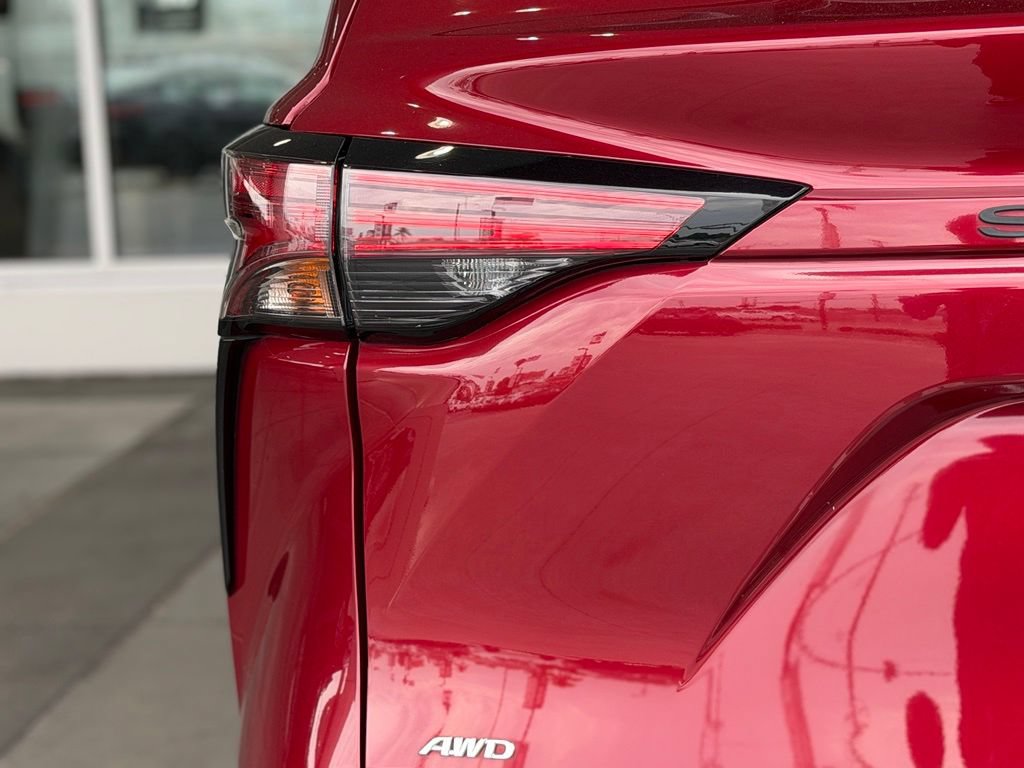 Certified 2022 Toyota Sienna LE AWD/4WD image 11
