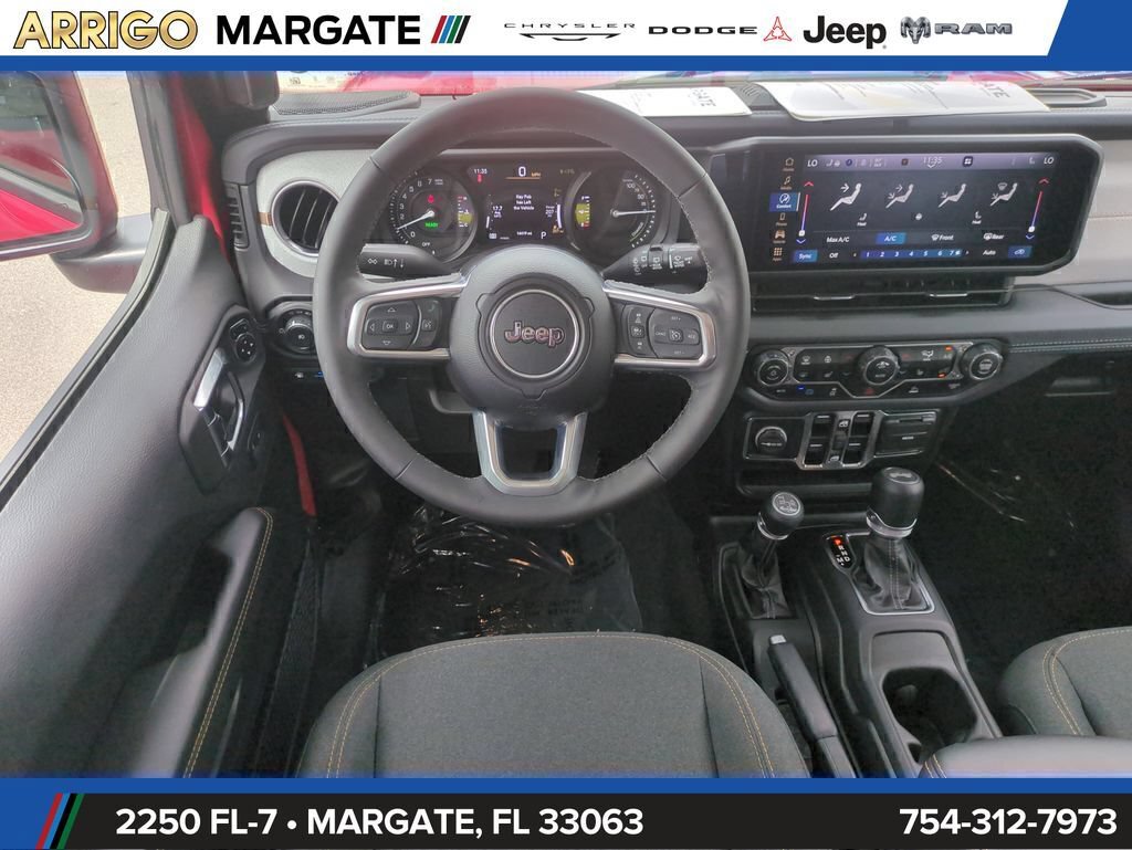 Used 2025 Jeep Wrangler Unlimited Sahara AWD/4WD image 16