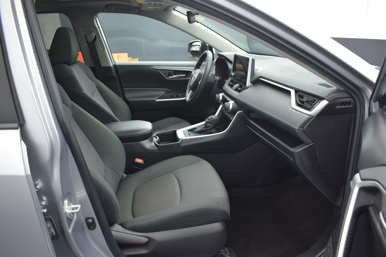 Used 2023 Toyota RAV4 XLE w/ Convenience Package AWD/4WD image 10
