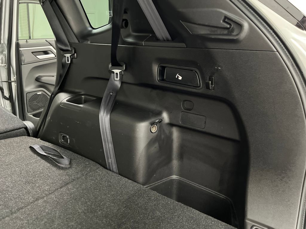 Used 2025 Mitsubishi Outlander SE image 38