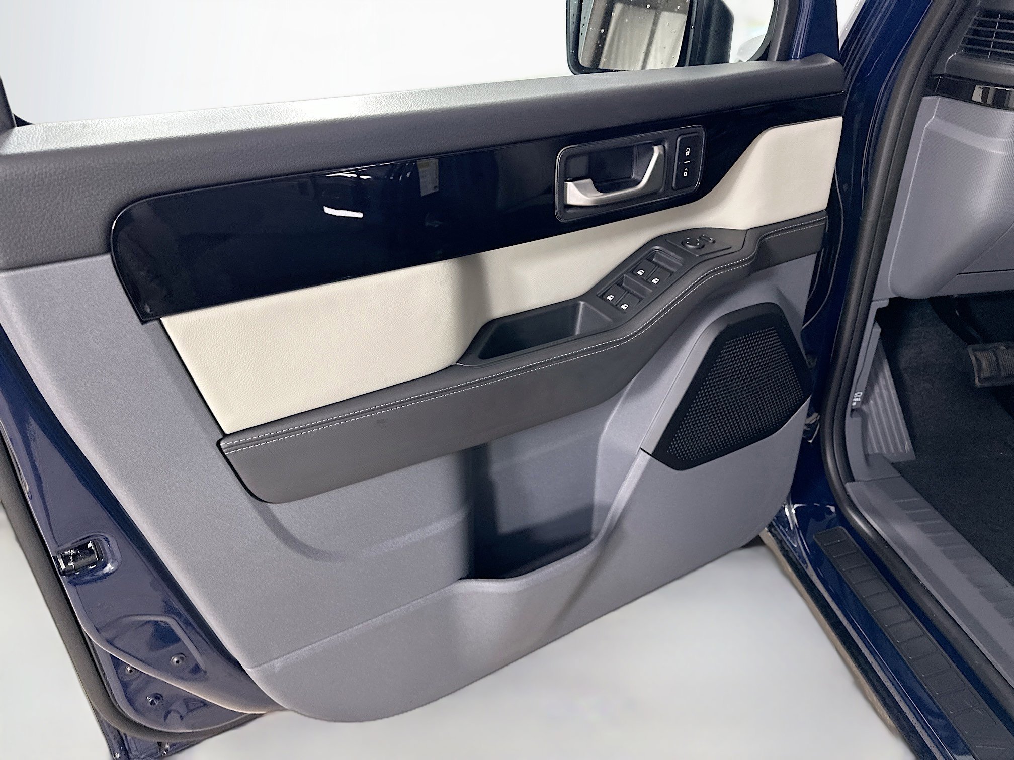 New 2026 INEOS Grenadier Station Wagon AWD/4WD image 17