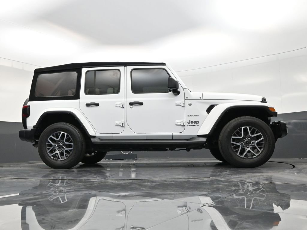 Used 2024 Jeep Wrangler Sahara image 25