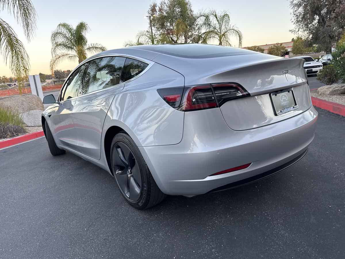 Used 2018 Tesla Model 3 Long Range image 14
