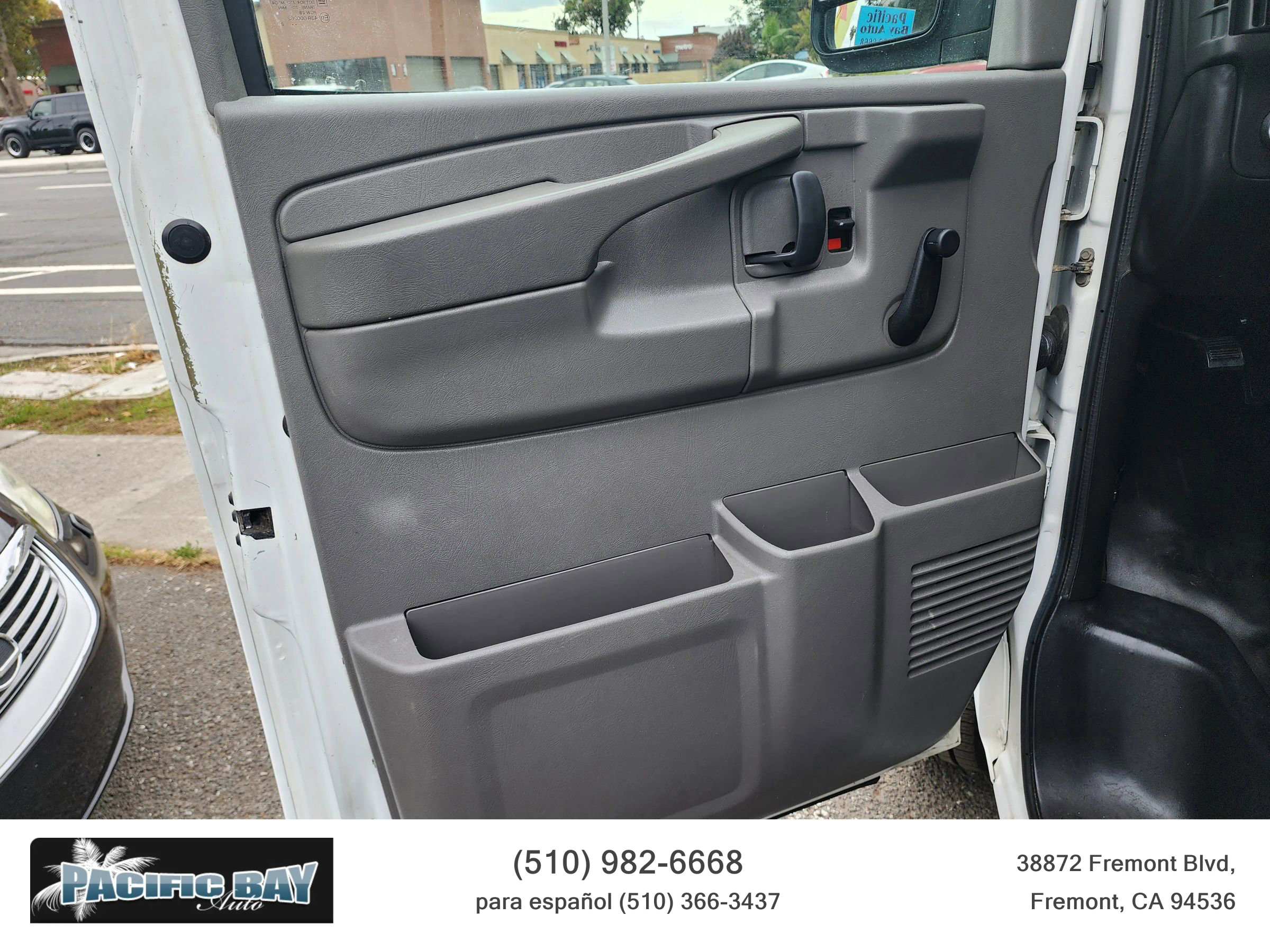 Used 2012 Chevrolet Express 2500 image 14