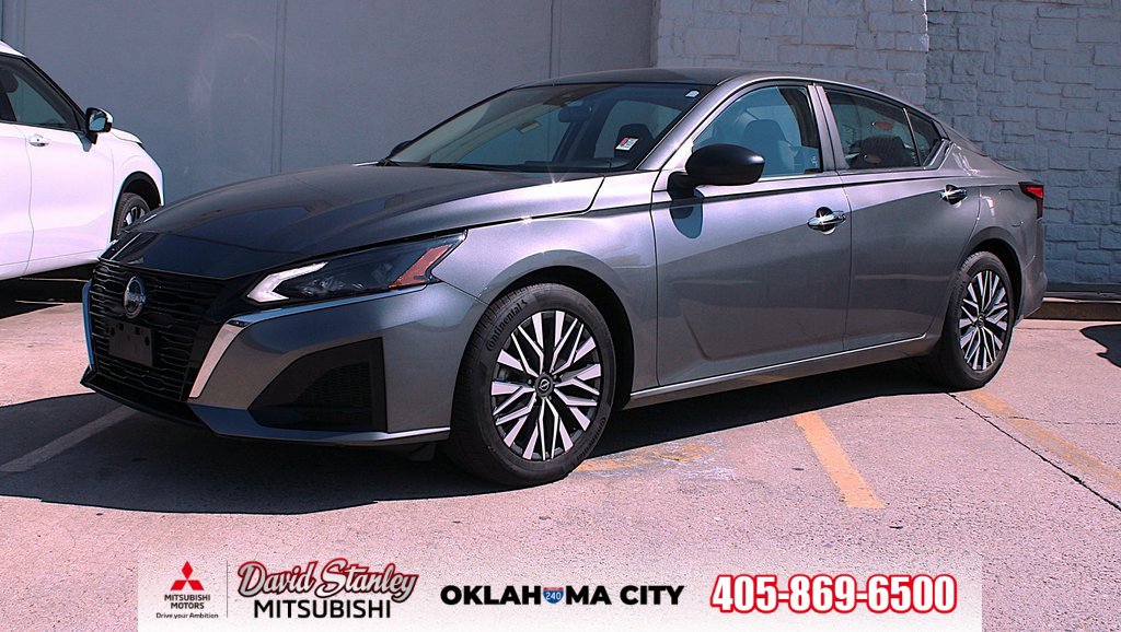 Used 2025 Nissan Altima 2.5 SV