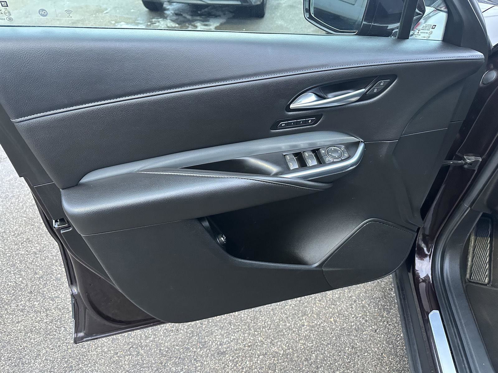 Used 2020 Cadillac XT4 Premium Luxury image 23