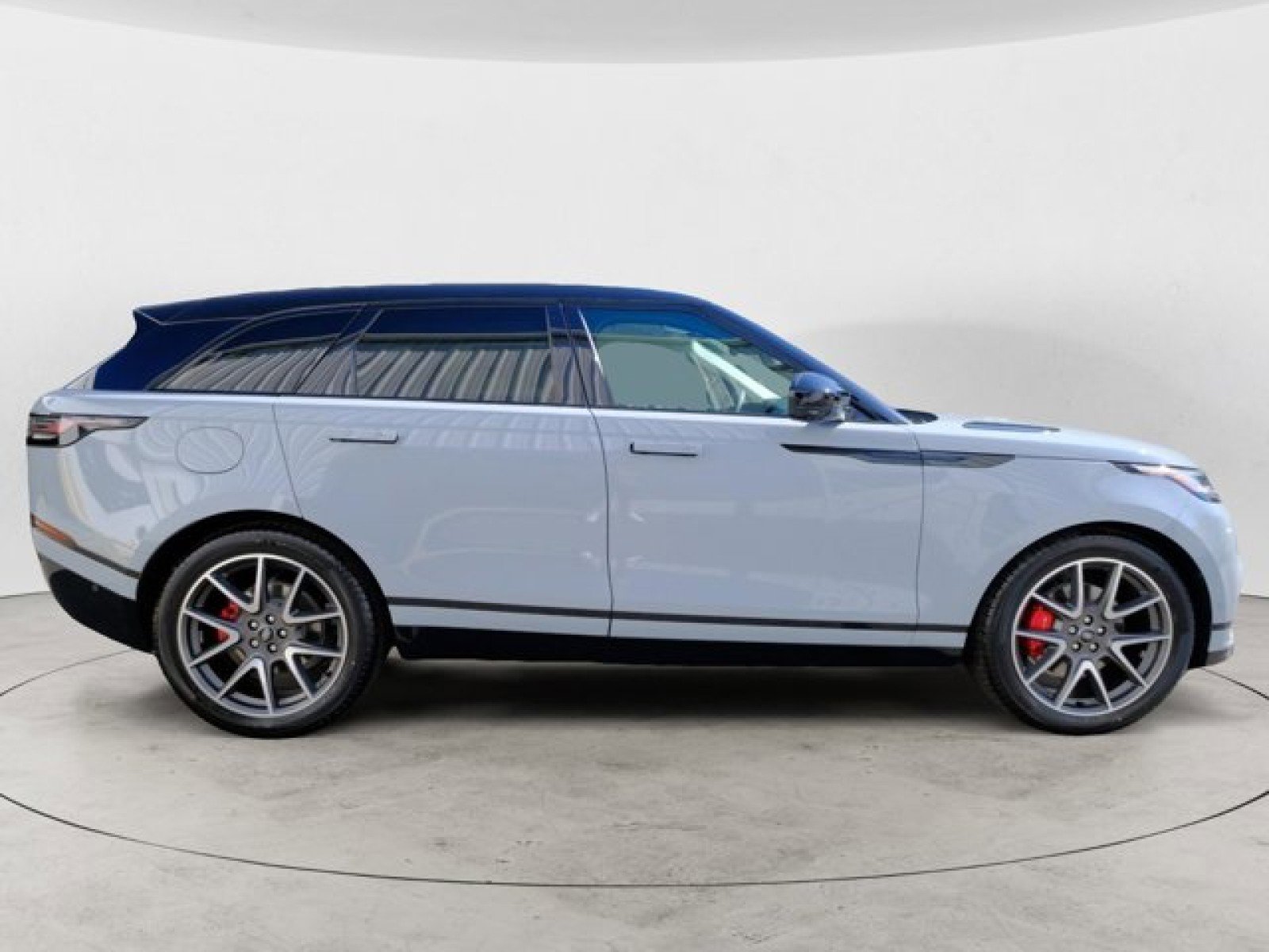 New 2025 Land Rover Range Rover Velar Dynamic SE image 6