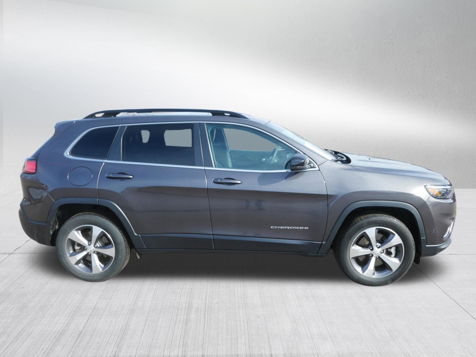 Used 2022 Jeep Cherokee Limited image 8