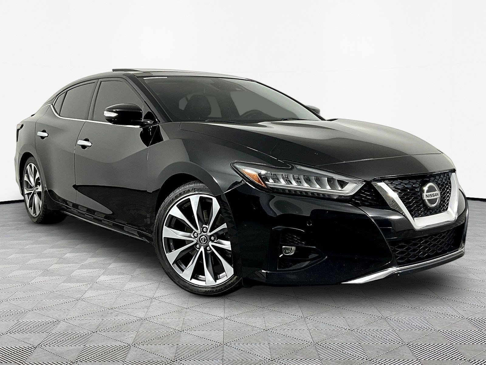 Used 2021 Nissan Maxima Platinum w/ Sport Mat Group FWD image 3