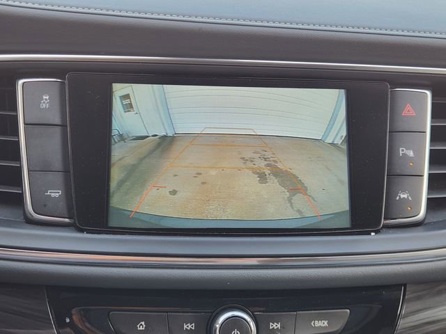 Used 2018 Buick Enclave Premium w/ Experience Buick Package FWD image 17