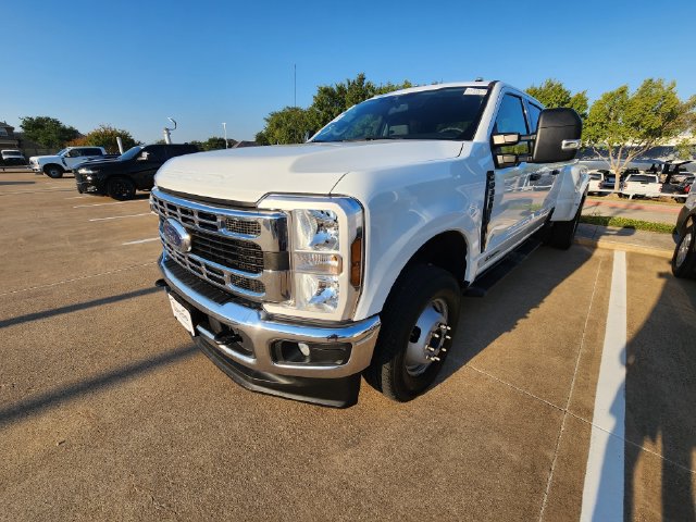 Used 2025 Ford F350 XLT w/ FX4 Off-Road Package AWD/4WD image 3