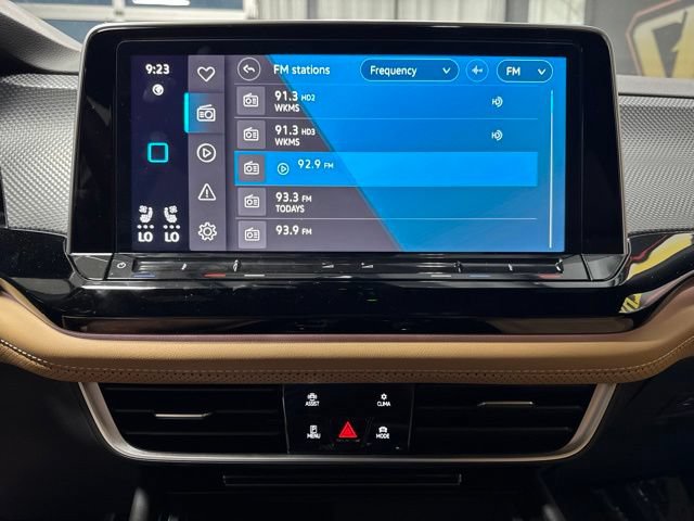 Used 2024 Volkswagen Atlas Cross Sport SEL R-Line AWD/4WD image 9