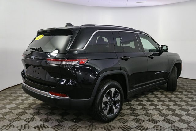 Used 2022 Jeep Grand Cherokee Limited 4xe w/ Luxury Tech Group II image 13