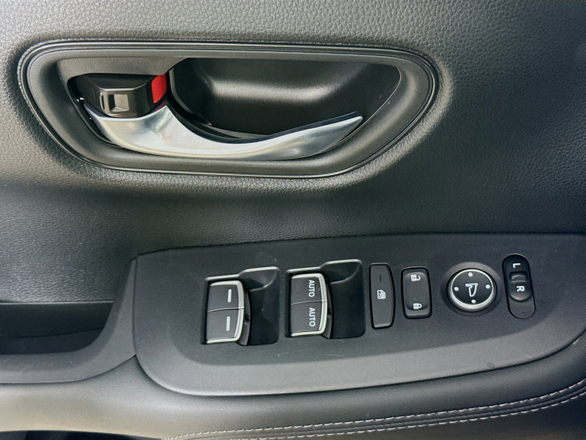 Certified 2026 Honda HR-V EX-L image 20
