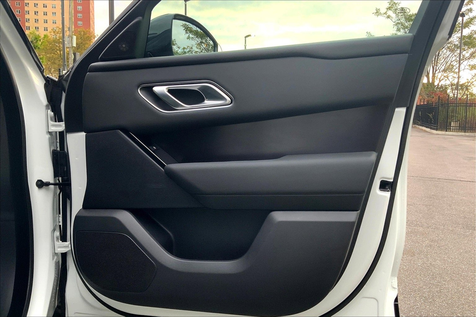 Used 2026 Land Rover Range Rover Velar Dynamic SE image 22