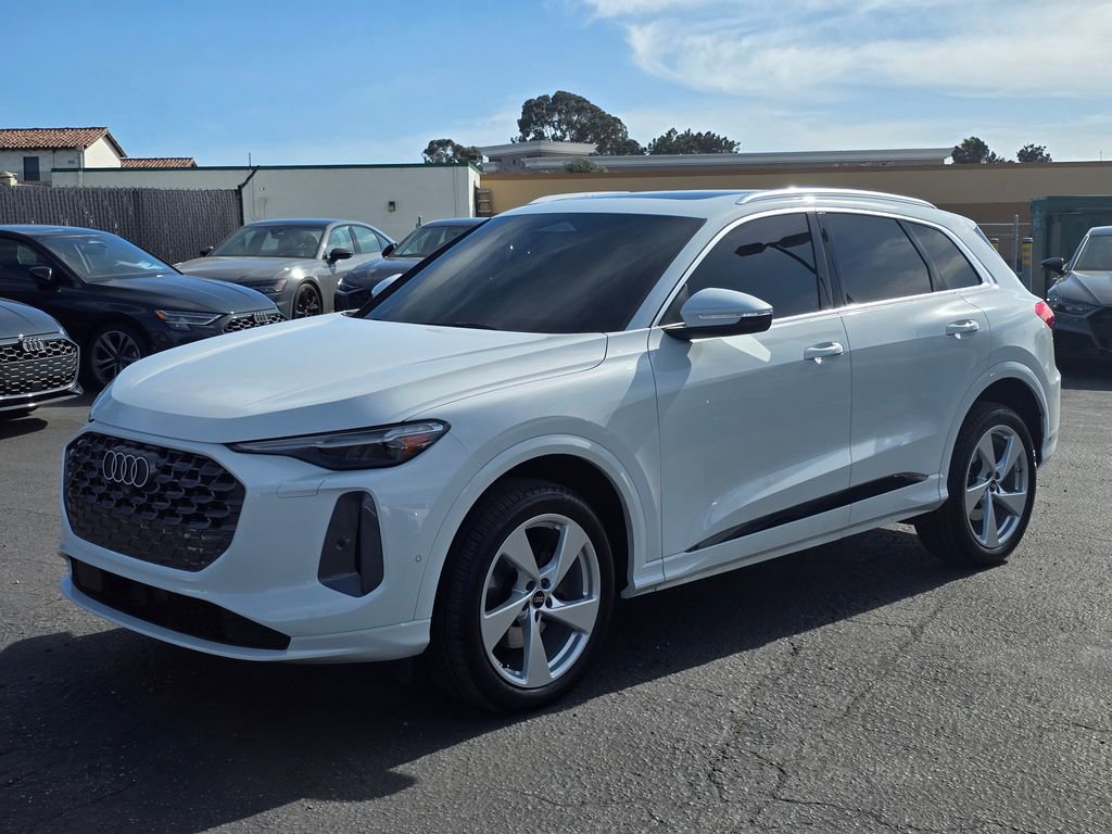 Used 2025 Audi Q5 Premium Plus w/ Premium Plus image 2
