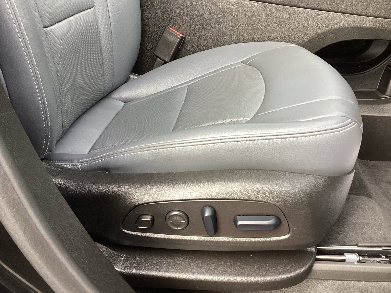 Used 2024 Buick Enclave Premium image 20