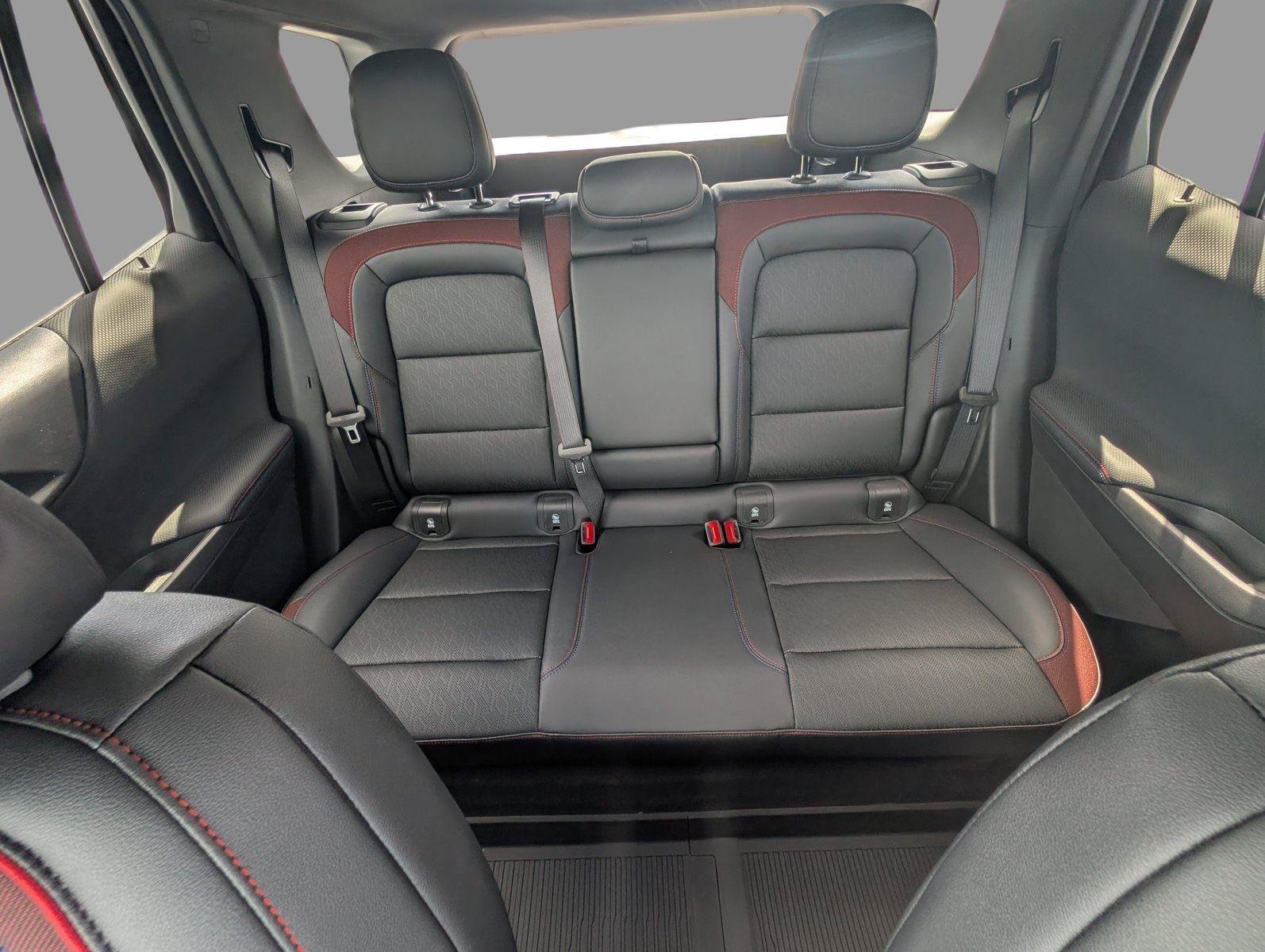 New 2026 Chevrolet Equinox RS w/ Convenience Package III FWD image 33