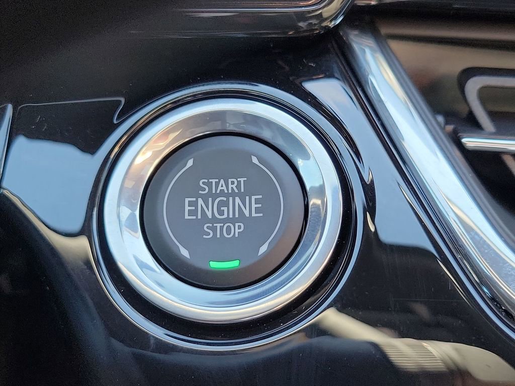 New 2026 Chevrolet Trax RS w/ Sunroof Package image 9