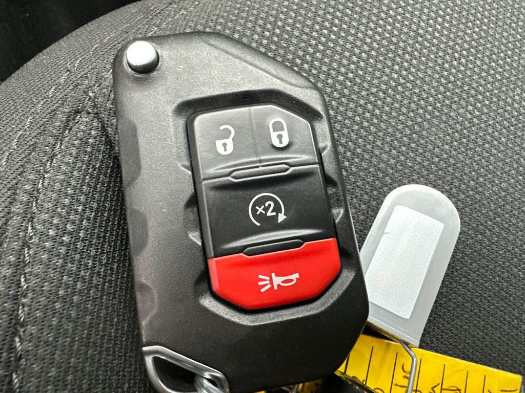 Used 2022 Jeep Wrangler Unlimited Sahara image 35