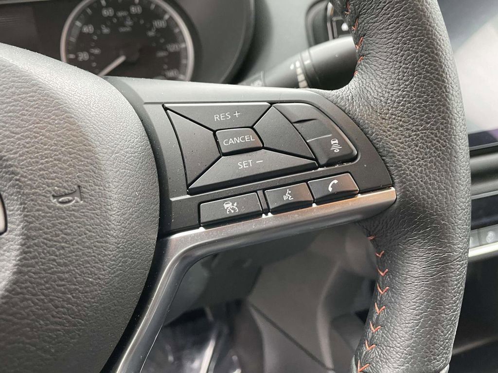 Used 2025 Nissan Versa SR w/ Trunk Package image 20