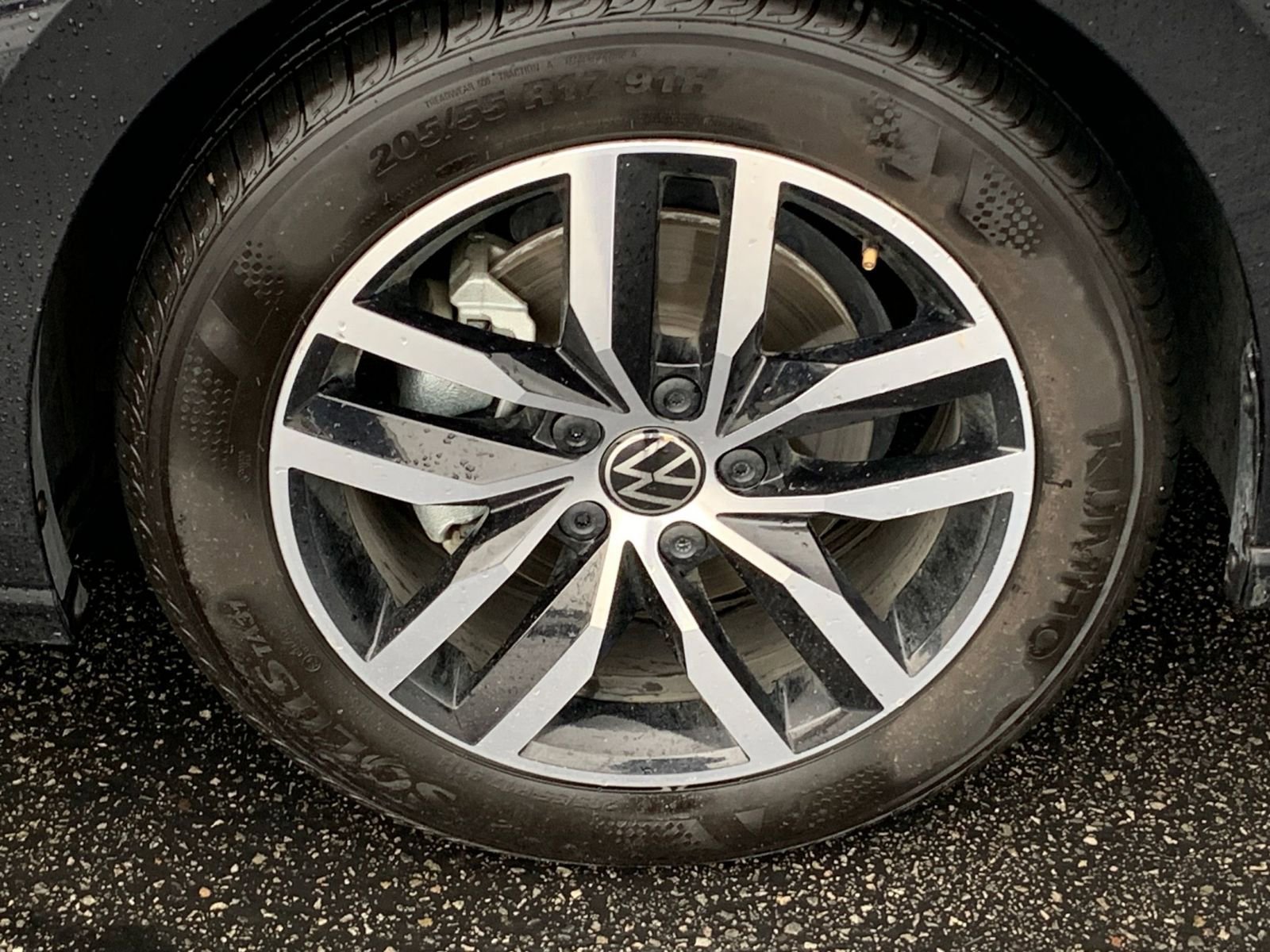 Used 2025 Volkswagen Jetta SE image 29